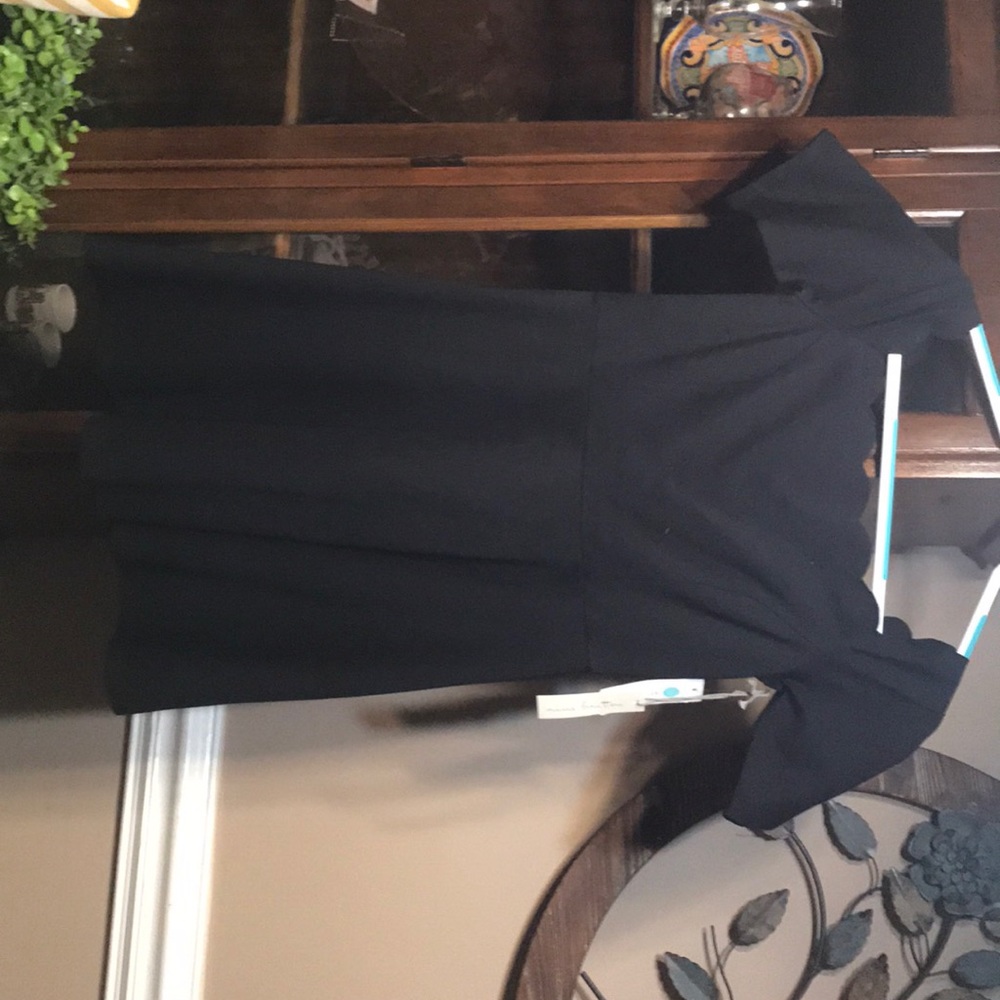 Off should scallop neck